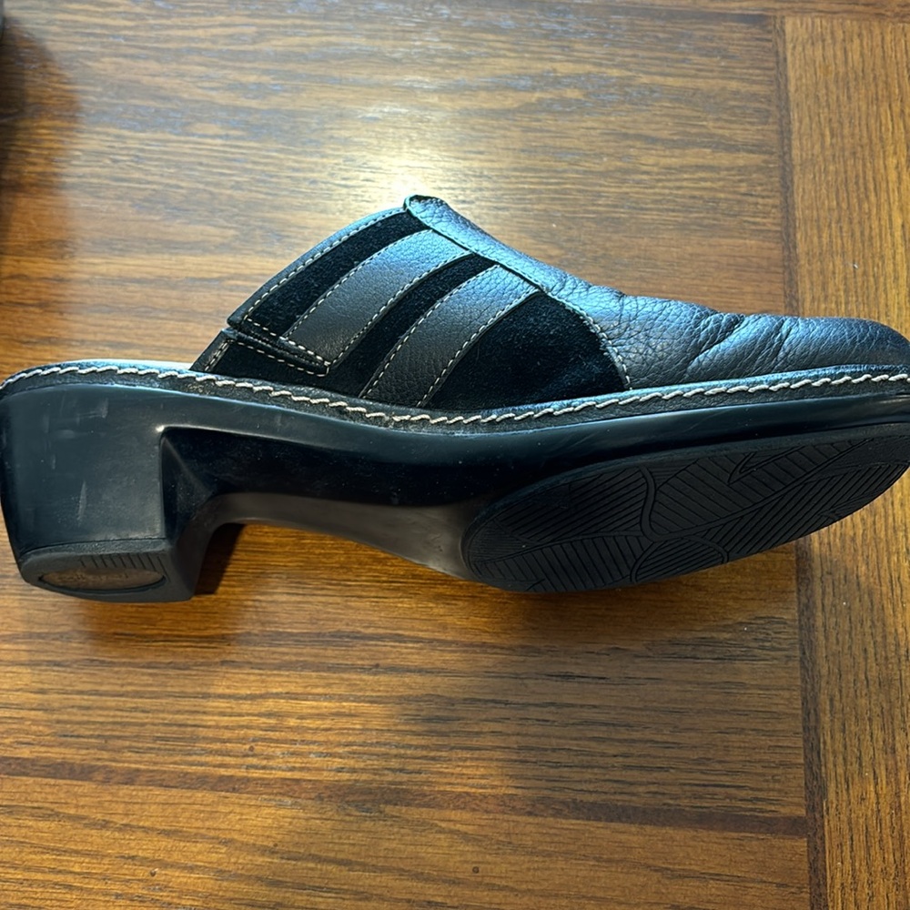Softspots Leather Clogs - Picture 4 of 14